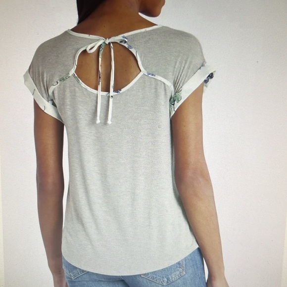 Fortune and Ivy “Cheylee” Tie Back Mixed Media blouse. Size Small - Picture 5 of 5